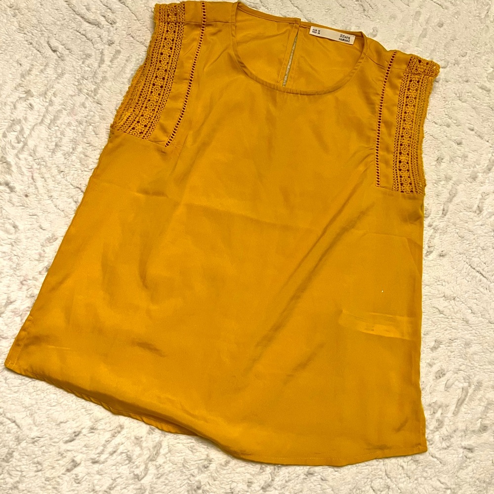 Women’s Mustard Blouse- Medium
